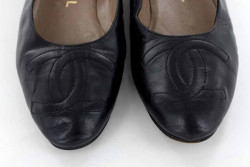 Ballerines CHANEL en cuir noir T 36