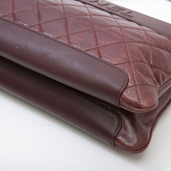 Sac CHANEL cuir verni matelassé vieilli bordeaux