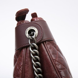 CHANEL bag in burgundy quilted aged leather