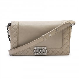 Sac Boy CHANEL en cuir beige