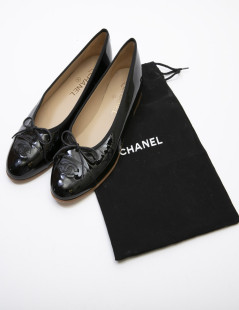 Ballerines T 39.5 CHANEL cuir verni noir