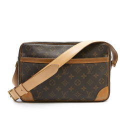 Sac besace bandoulière Louis Vuitton en toile monogram et cuir de veau