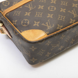 Sac besace bandoulière Louis Vuitton en toile monogram et cuir de veau