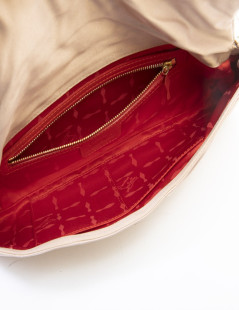 Sac CHRISTIAN LOUBOUTIN en satin duchesse beige rosé