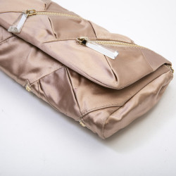 Sac CHRISTIAN LOUBOUTIN en satin duchesse beige rosé