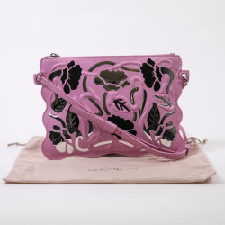 Sac CHRISTOPHER KANE cuir rose et incrustations noires et argent