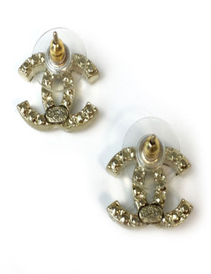 Boucles d'oreille CHANEL "CC" dorées avec brillants