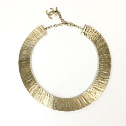 CHANEL choker necklace in gilt metal and rhinestones