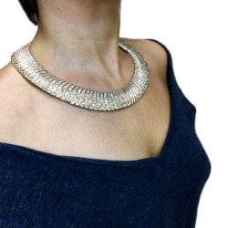 CHANEL choker necklace in gilt metal and rhinestones