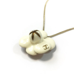 Collier CHANEL camélia émaillé beige