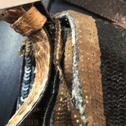 Sac FENDI baguette à sequins doré bronze et noir 