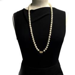 Collier CHANEL double rangs de perles nacrées