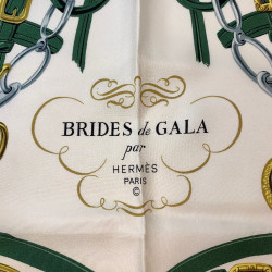 Carré HERMES Brides de Gala en soie verte