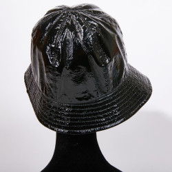 Chapeau de pluie CHANEL noir verni