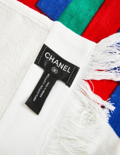 Serviette de plage CHANEL blanche à rayures multicolores