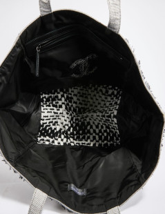 Sac de plage CHANEL  en tissu éponge noir et blanc