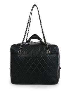 Sac cabas CHANEL cuir matelassé noir mat et cuir verni vieilli