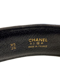 Ceinture noire CHANEL matelassée