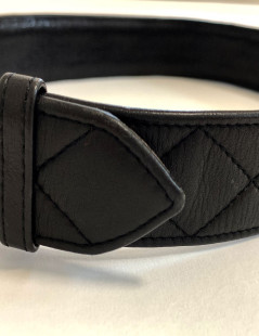 Ceinture noire CHANEL matelassée