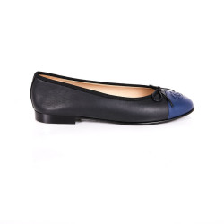 Ballerines T 38.5 CHANEL bicolores noires et bleues