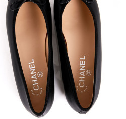 Ballerines T 38.5 CHANEL bicolores noires et bleues