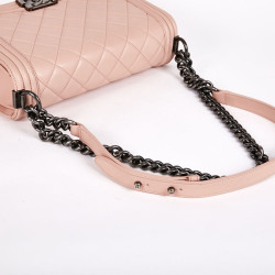 Sac Boy CHANEL rose cuir matelassé