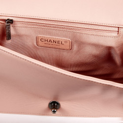 Sac Boy CHANEL rose cuir matelassé