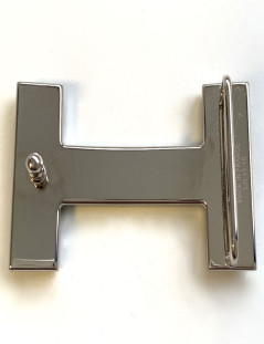 Boucle de ceinture  "H" HERMES métal argent brossé