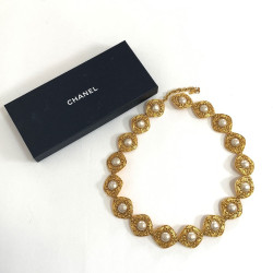 CHANEL Vintage gilded metal and pearly beads belt