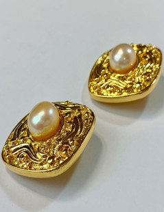 CHANEL gilded clip-on earrings