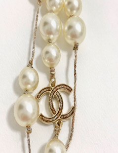 CHANEL pearls and CC charms necklace