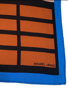 Carré HERMES Zeta de Nathalie Du Pasquier bleu ciel en soie