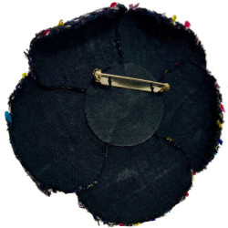 Broche camélia CHANEL tweed multicolore