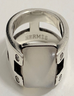 Bague T 52 HERMES en argent massif et pierre de lune