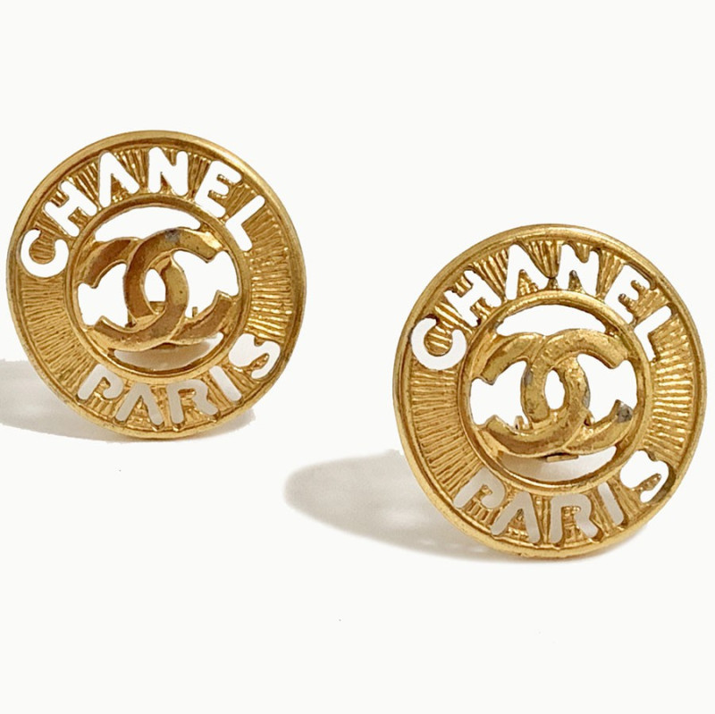 Boucle d'oreille CHANEL dorée vintage