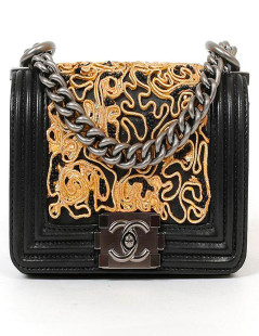 Mini sac Boy CHANEL cuir d'agneau noir et dentelle dorée