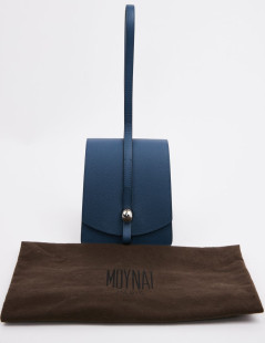 Sac MOYNAT "Madeleine Clutch" en veau bleu