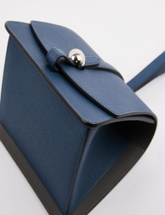 Sac MOYNAT "Madeleine Clutch" en veau bleu