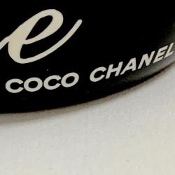 Bracelet CHANEL occasion "L'élégance c'est la ligne"