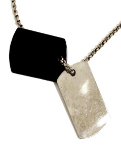 Pendentif plaque CHANEL argent et noir