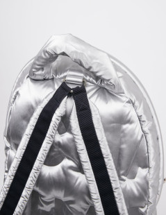 Sac a dos CHANEL GM en toile de nylon embossé argent