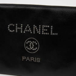 Pochette CHANEL en cuir noir