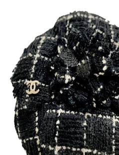 Broche camélia CHANEL  tweed noir et blanc