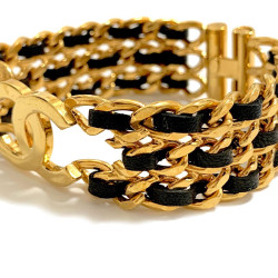 Bracelet CHANEL chaîne or et cuir noir CC