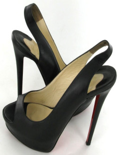 Escarpins CHRISTIAN LOUBOUTIN cuir noir T 39 