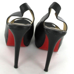 Escarpins CHRISTIAN LOUBOUTIN cuir noir T 39 