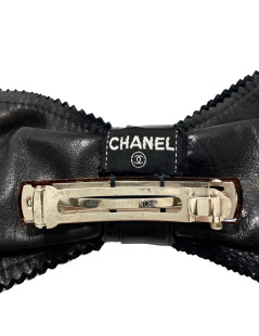 Barette CHANEL noeud cuir noir