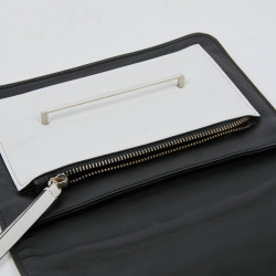 Pochette LAGERFELD blanc et noir 