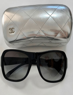 Lunettes de soleil CHANEL