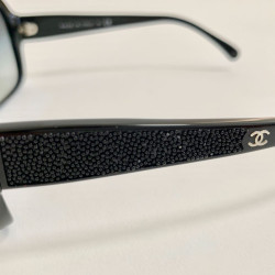 Lunettes de soleil CHANEL